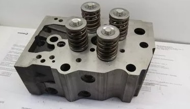 ¿El voltaje de entrada hace una diferencia entre 12V o 24V?