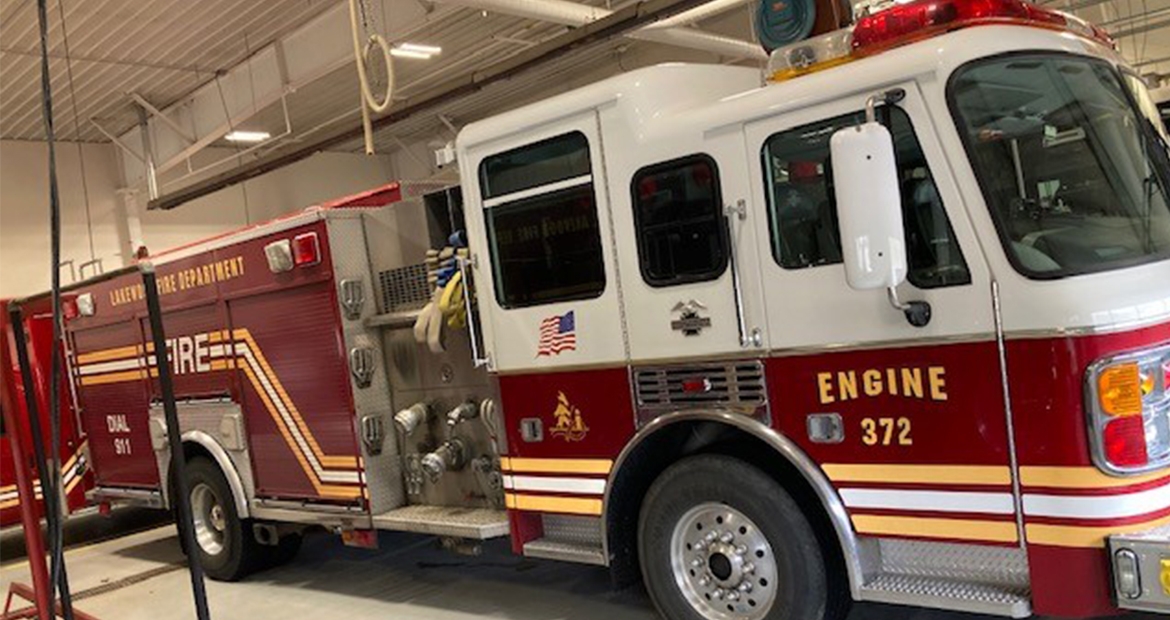 El programa de ultrasonido de la planta de motores de Jamestown ayuda a la estación de bomberos de Lakewood a ahorrar costos de energía para servir mejor a la comunidad